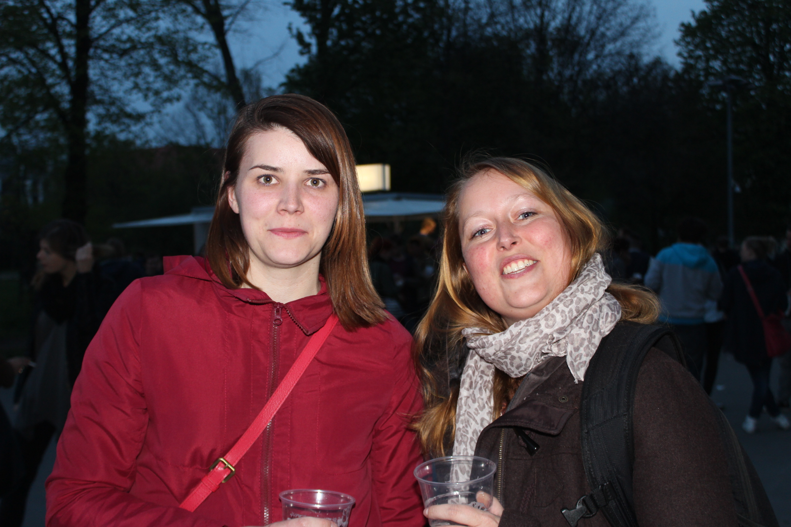 Chrissi (30, Mediengestalterin) und Julia 31, Gebärdensprachpädagogin)