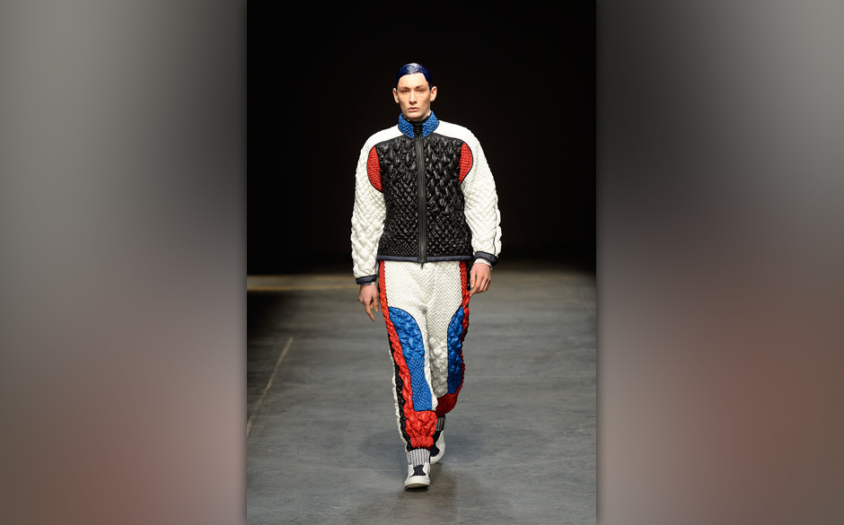 ... sowie symetrische Muster und Farbkombinationen aus.