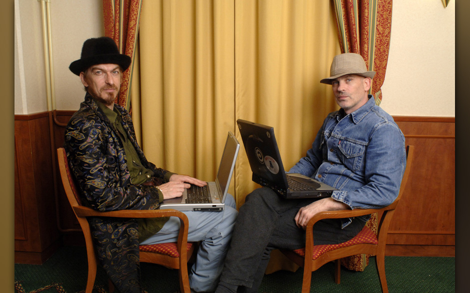 ... Die Köpfe hinter
dem Label, auf dem unter anderem
Kelis ihr neues Album FOOD
veröffentlichte: die britischen Dance-
...