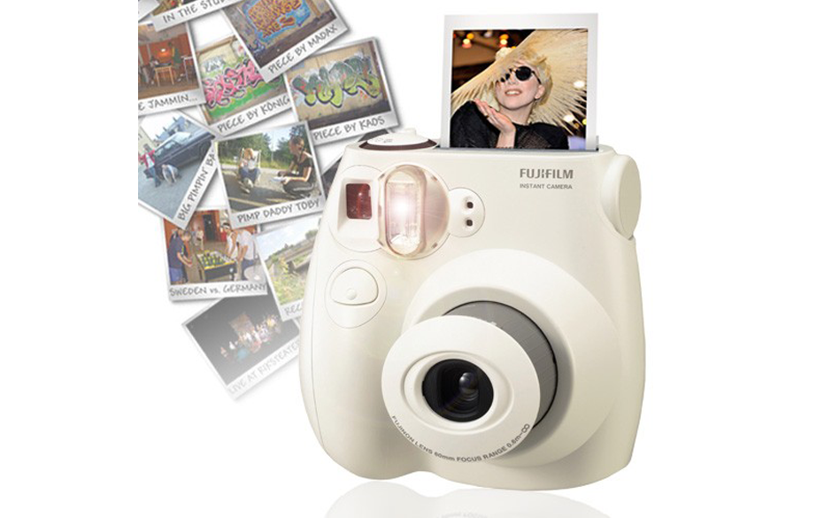 Polaroid Kamera Modell Fujifilm Instax Mini 7S, 79,95 Euro
Gesehen bei megagadgets.de
