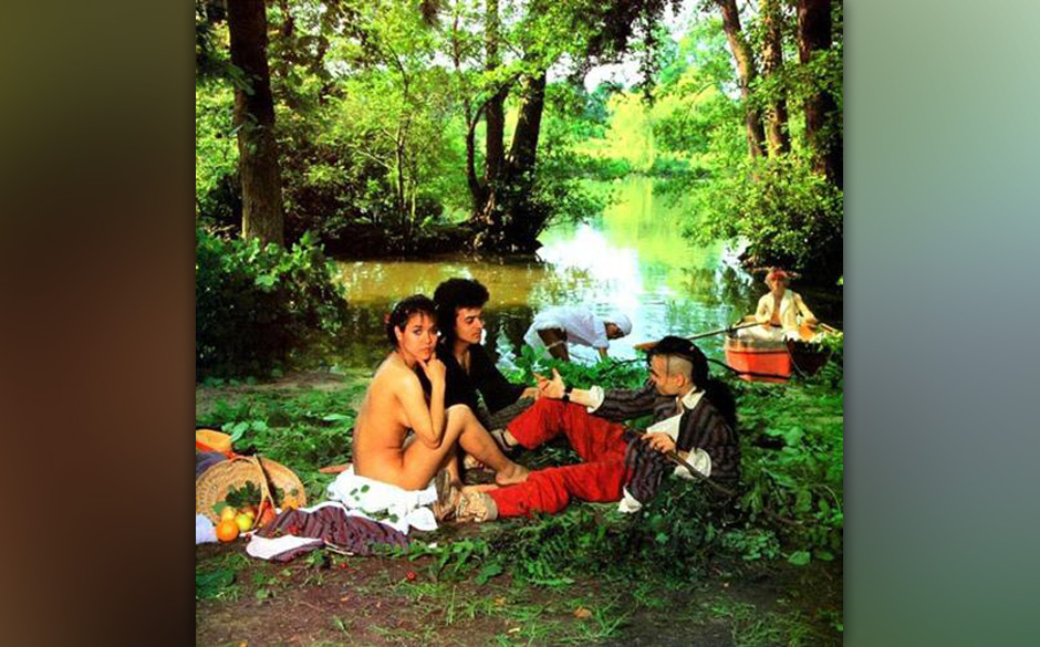 Bow Wow Wow - SEE JUNGLE! SEE JUNGLE! GO JOIN YOUR GANG, YEAH. CITY ALL OVER! GO APE CRAZY! (1981)
Bow Wow Wow waren eine ...