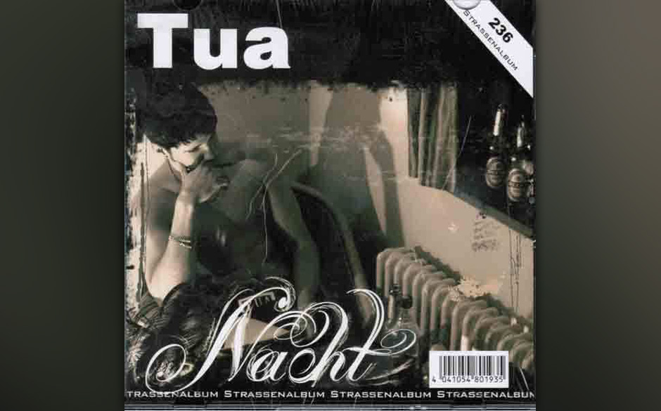 Tua - NACHT (2005)
Tua genießt eine besondere Stellung in der deutschen Raplandschaft. Schon sein Debüt, im Rahmen der R...