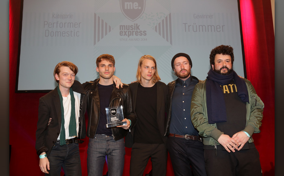 Trümmer wurden in der Kategorie "Best Performance Domestic" von Laudator Oliver Polak geehrt