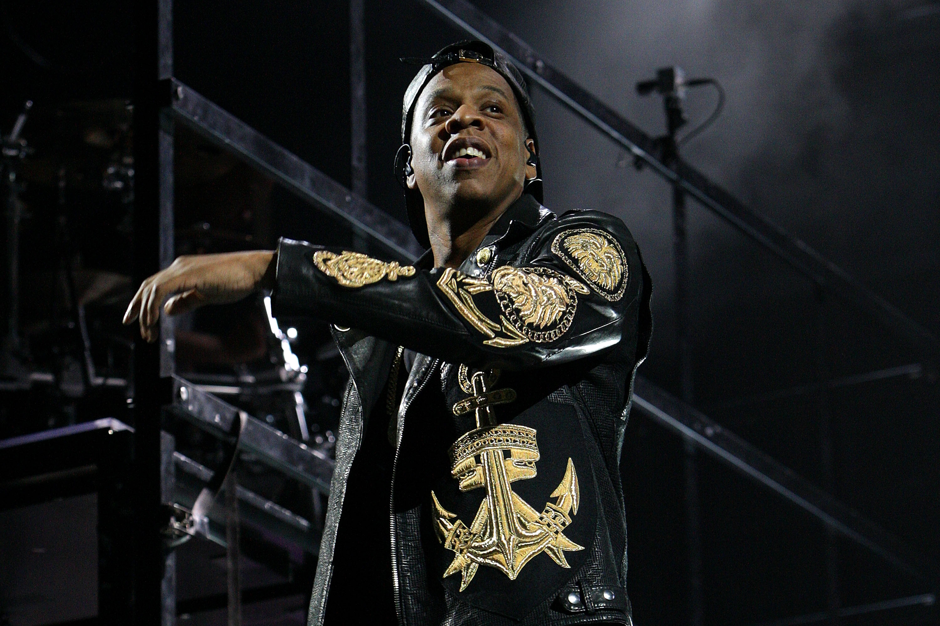 2001 - Jay-Z
Anfang des neuen Jahrtausends klingelte es gewaltig in der Kasse von Jay-Z: Seine Single "Izzo (H.O.V.A.)" vo...