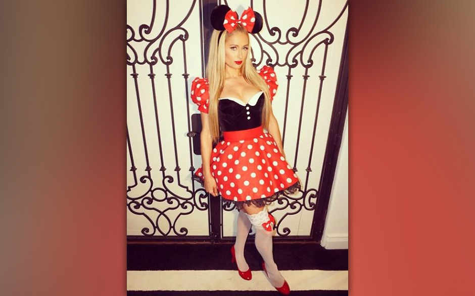 Paris Hilton hat's nicht so mit gruseligen Looks. Sie geht lieber als Minnie Mouse.