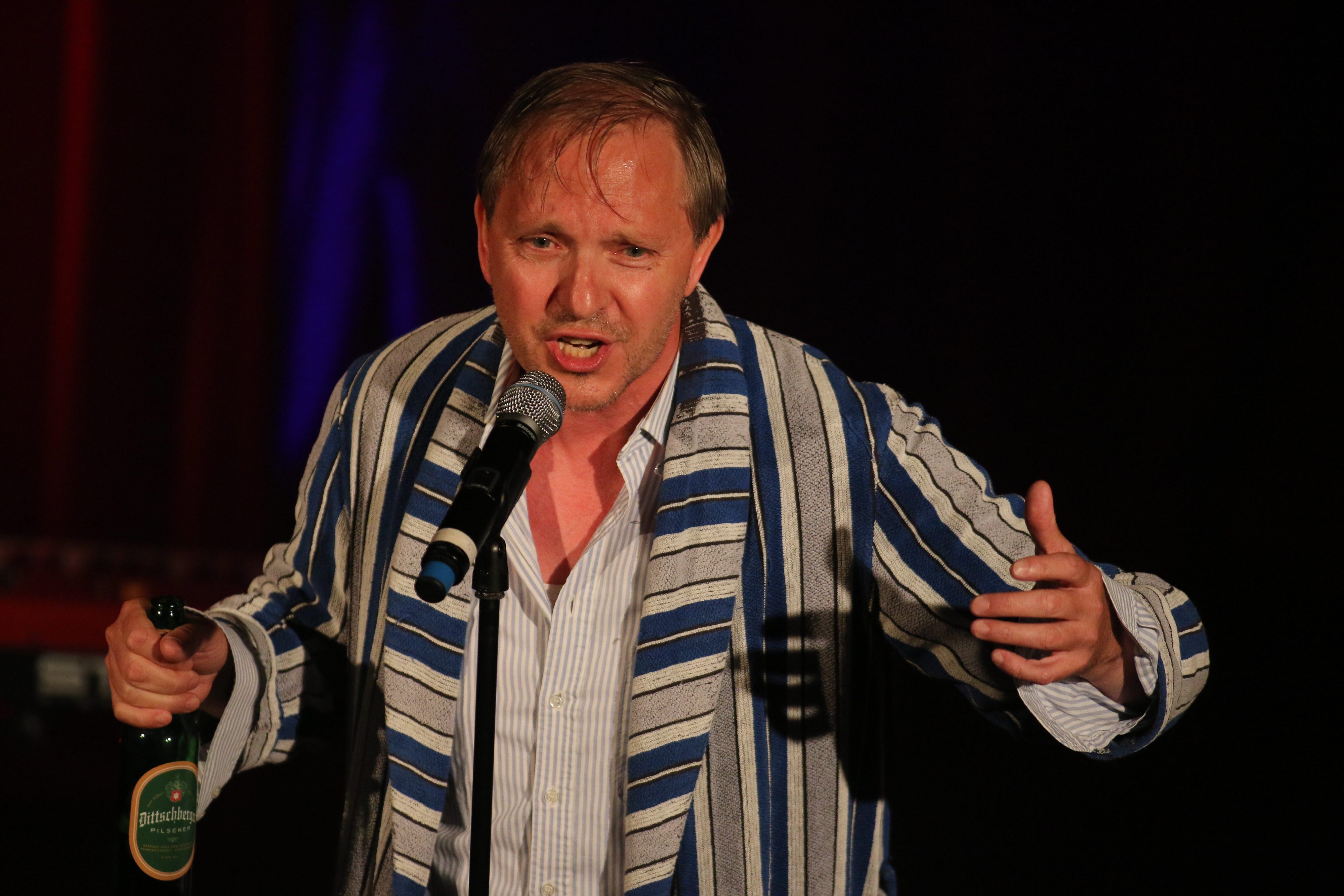 Schwadroniert in der Pommesbude gerne über das Leben: "Dittsche" Olli Dittrich