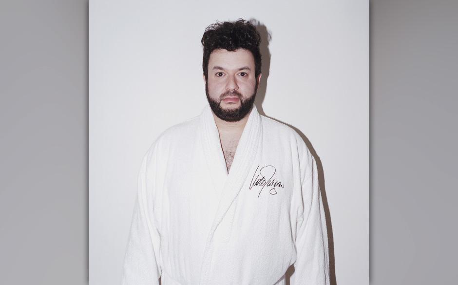 Der deutsch-jüdische Komiker Oliver Polak war schon immer bekennender Fan von Udo Jürgens. Ihm zu Ehren trägt auch Pola...