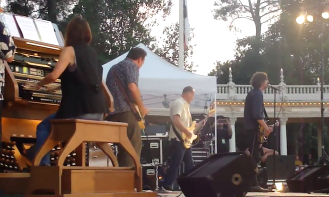 Die sehr gute kalifornische Post-Hardcore-Band Drive Like Jehu löste sich 1995 auf. Letztes Jahr gab es eine einzelne Reu...