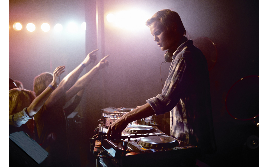 Avicii Fall 12 BTS (high res).jpg
