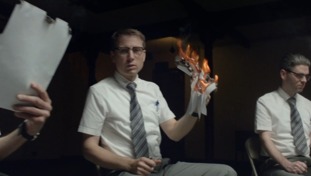 Im neuen Video von FFS zum Song „Johnny Delusional“ geht es rund