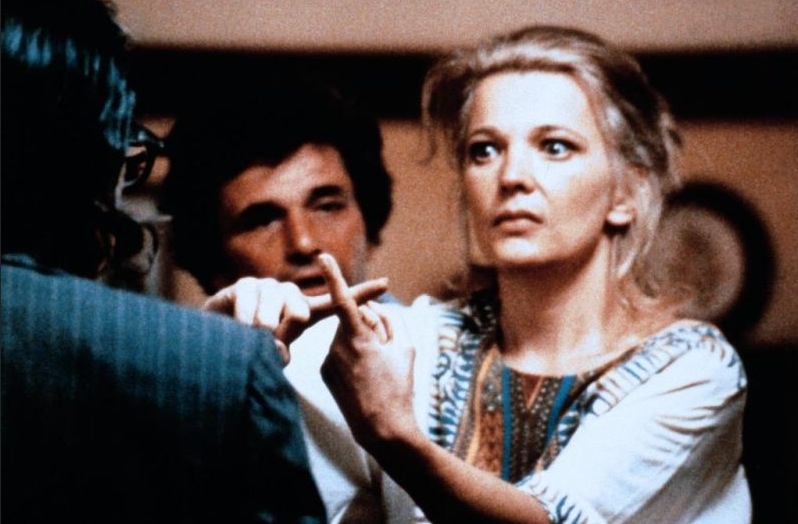 54. Eine Frau unter Einfluss.JPG