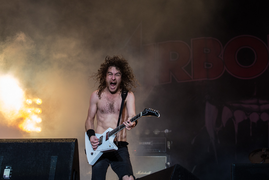 Airbourne-7.jpg