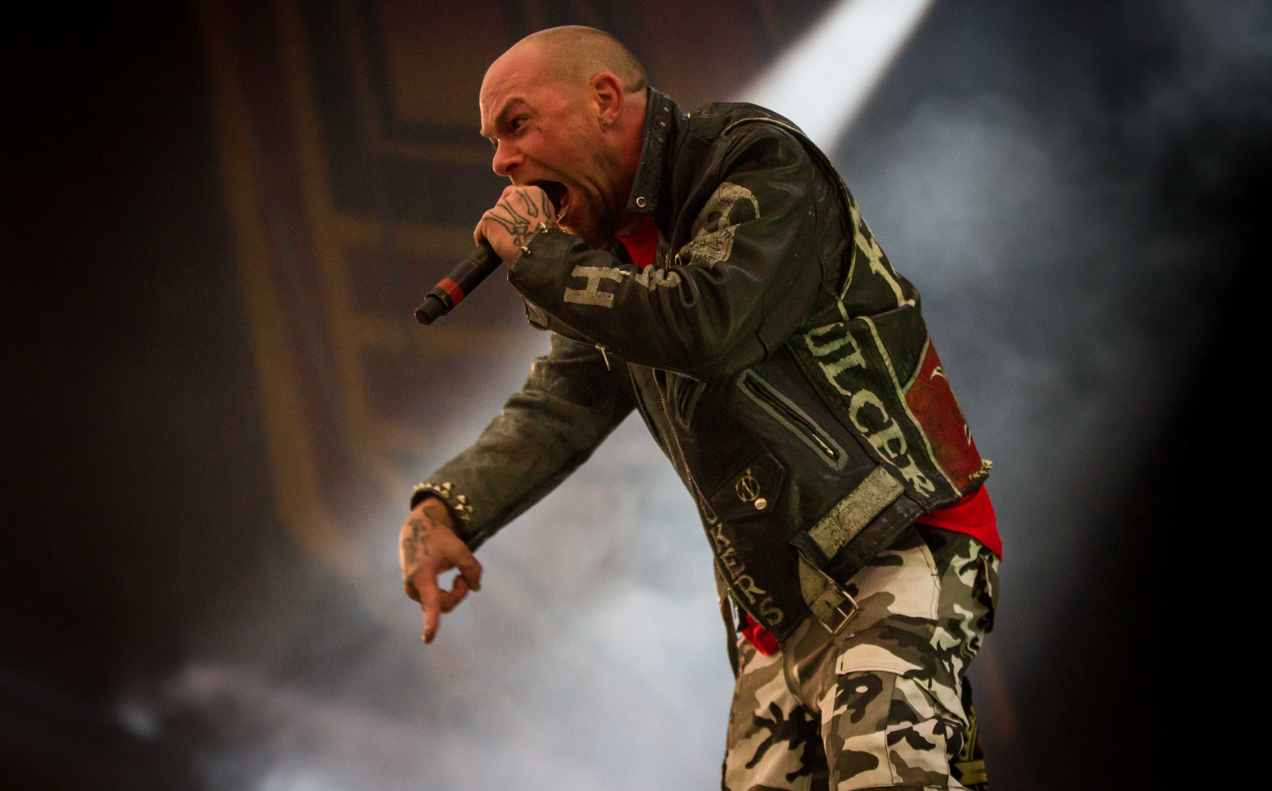 FiveFingerDeathPunch-RockImRevier-ChristinaWenig-4.jpg