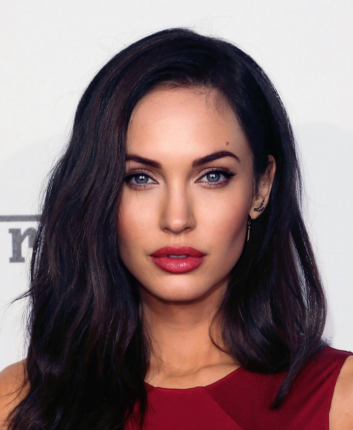 Eine Kombination aus Megan Fox und Angelina Jolie