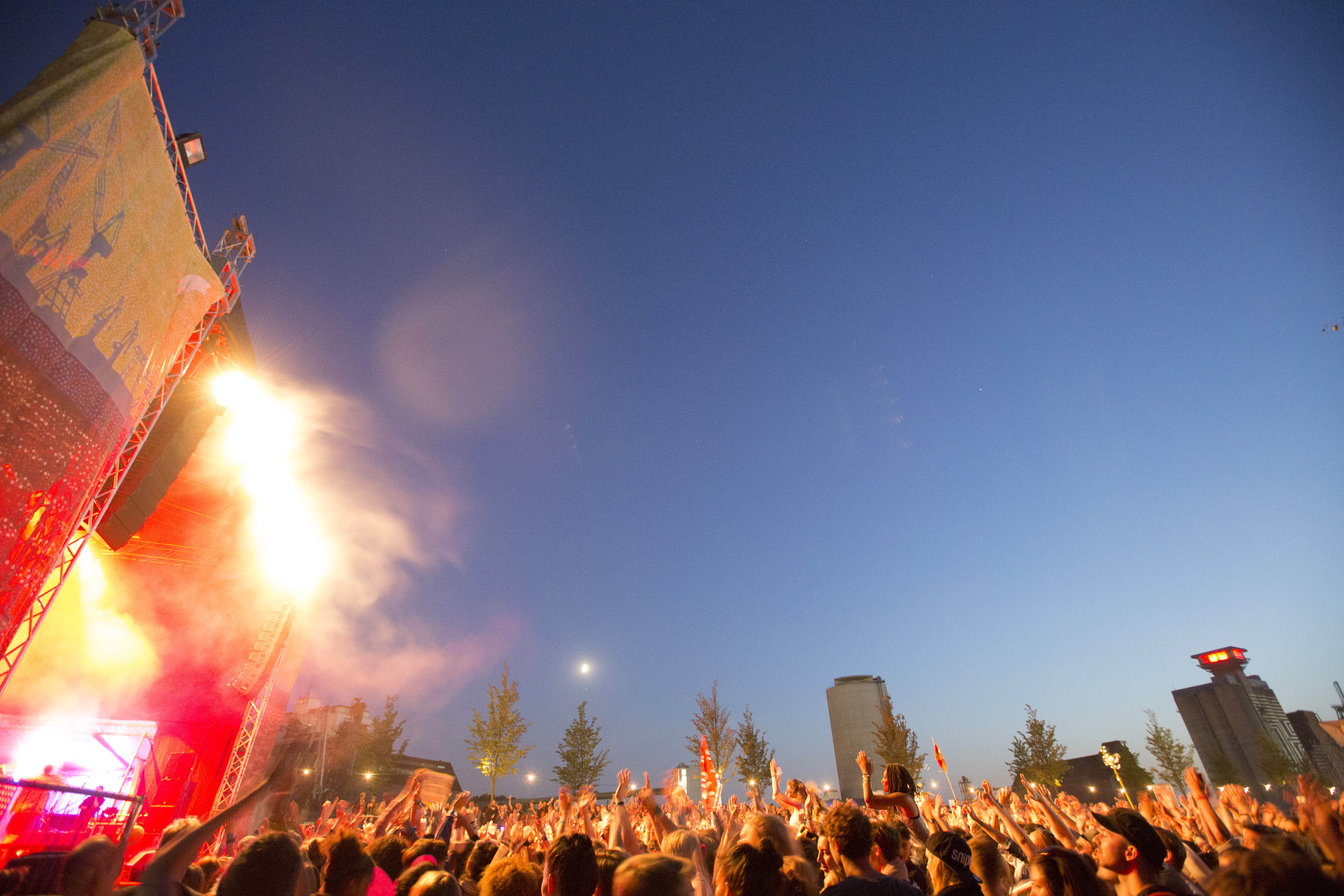 Publikum beim Dockville Festival 2015