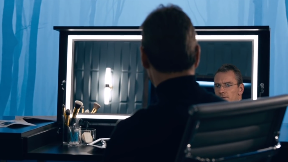 Michael Fassbender spielt in „Steve Jobs“ den Apple-Gründer.