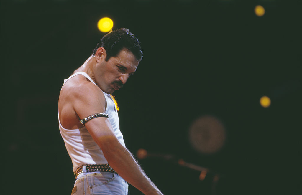 War schon zu Lebzeiten eine Legende: Freddie Mercury beim „Live Aid“-Konzert 1985
