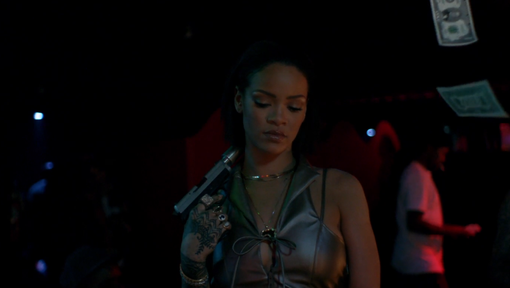 Nichts für schwache Nerven: Rihanna im „Needed Me'-Video