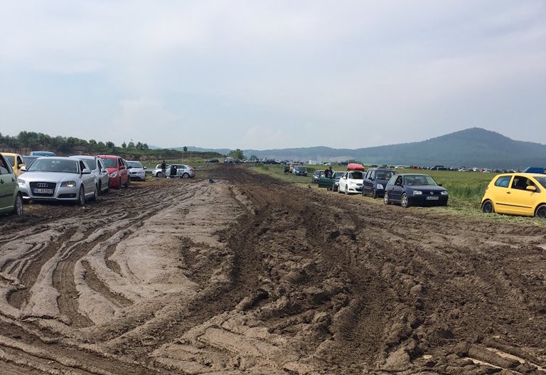 rock-am-ring-matsch-autospuren