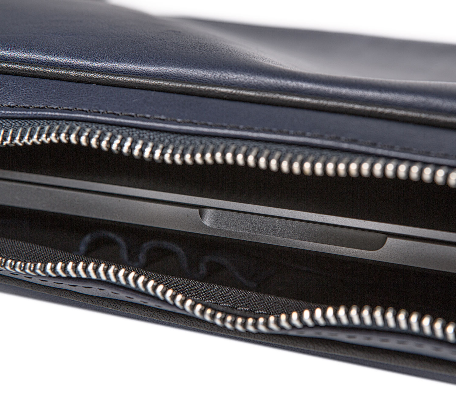 Lili-Radu-Tasche-Laptop-Jogi-Loew-Thomas-Mueller-EM2016-WM2014-02