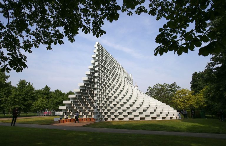 Serpentine Pavilion In London BIG Und Cos Lassen Architektur Und Mode serpentine-pavilion-in-london-big-und-cos-lassen-architektur-und-mode