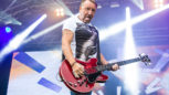 Peter Hook, hier live beim Auftritt von Peter Hook And The Light in Portsmouth