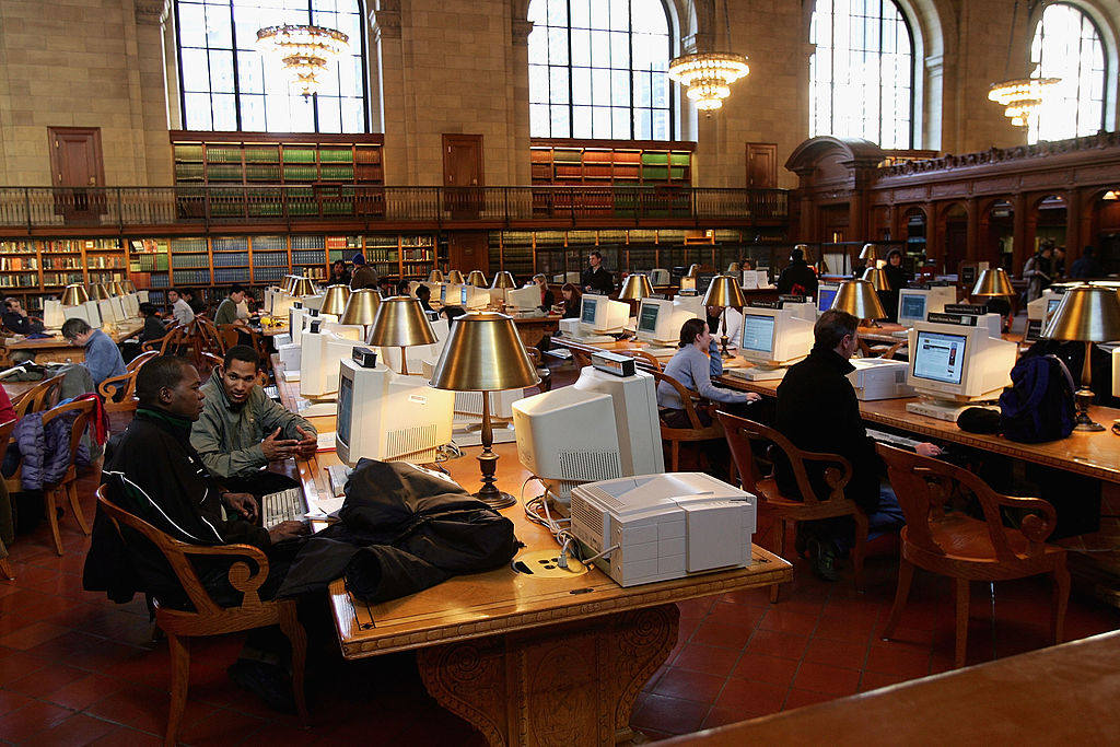 Die New York Public Library auf der 5th Avenue, hier im Jahr 2005