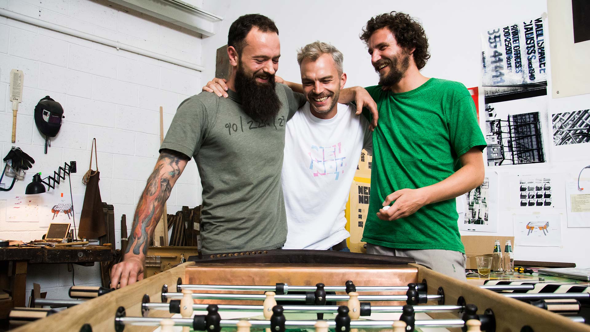 Drei Freunde haben sich den Traum vom eigenen Kicker erfüllt