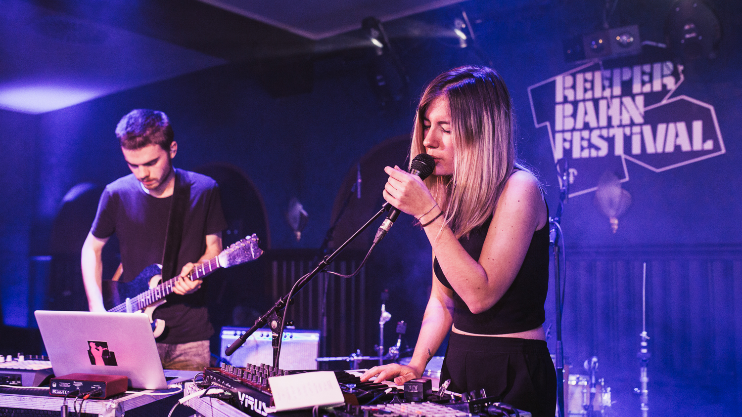 leyya_angies_nightclub_max_hartmann