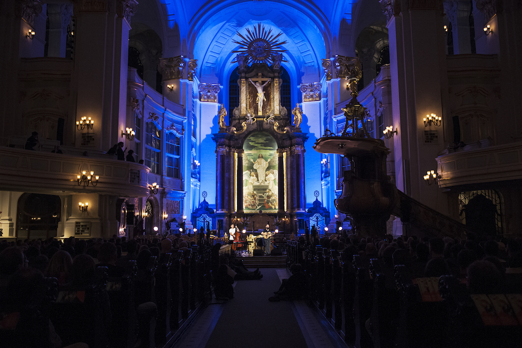 Villagers in der Sankt Michaeliskirche
