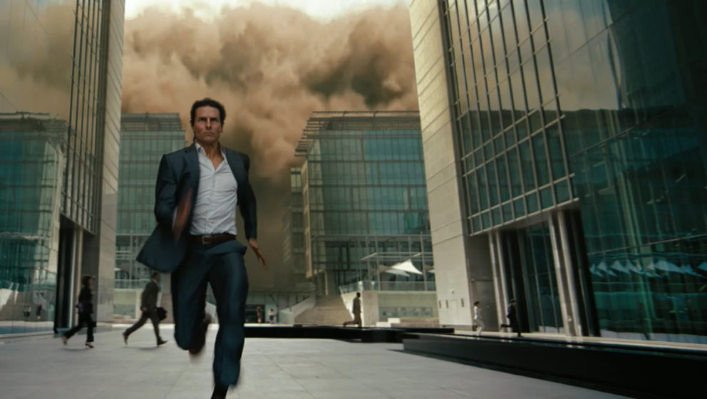 Tom Cruise ist schneller als ein Sandsturm. Und als der Rest der Welt natürlich auch. 