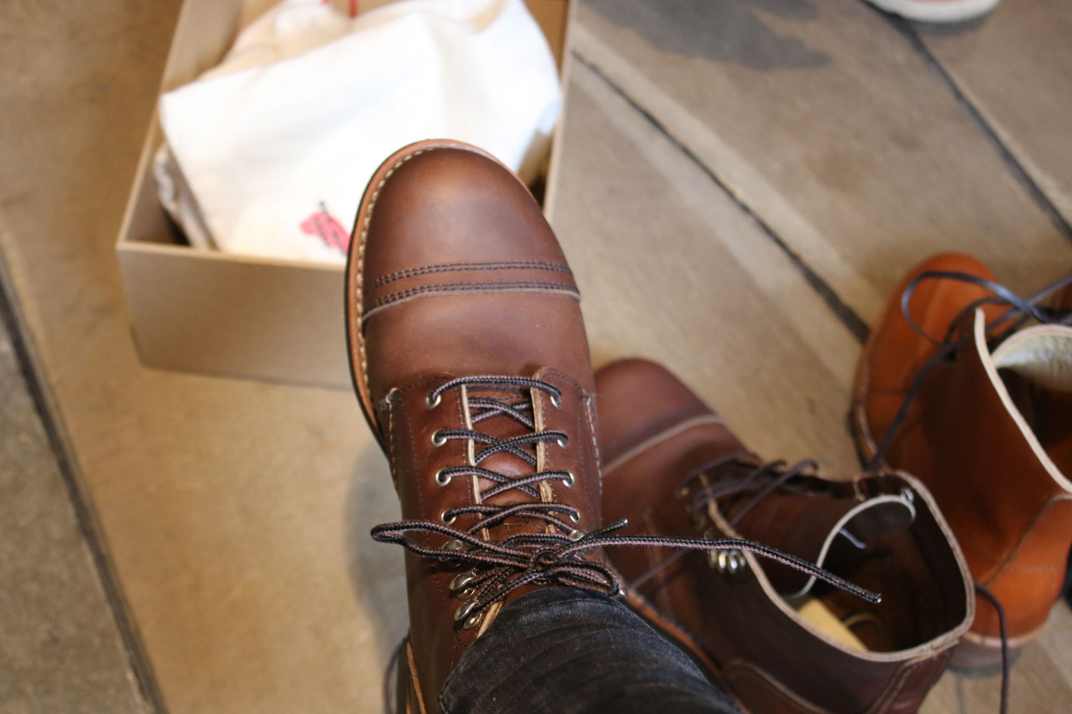 red-wing-shoes-berlin-fitting-04