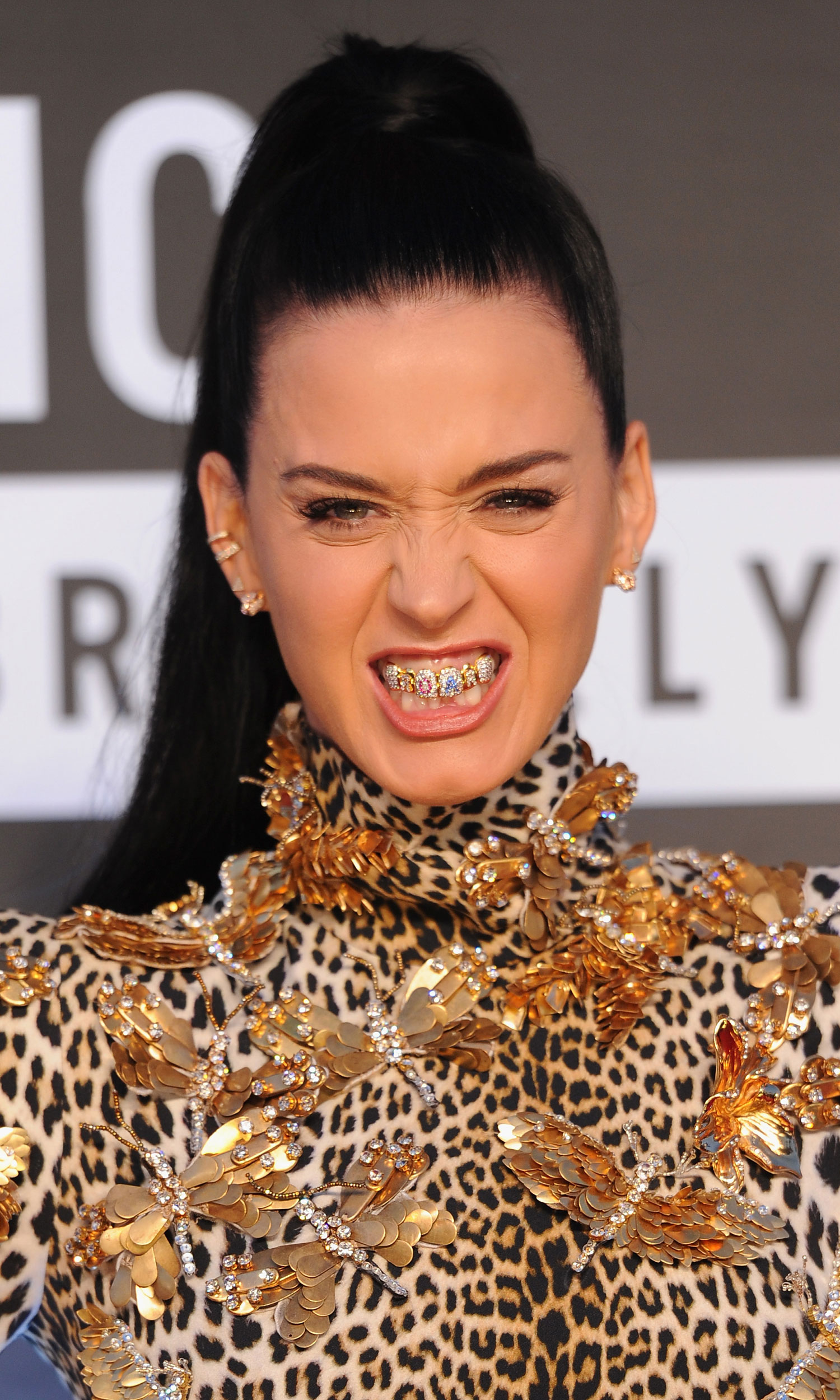 trend-zahnschmuck-grillz-katy-perry-gettyimages-177960100