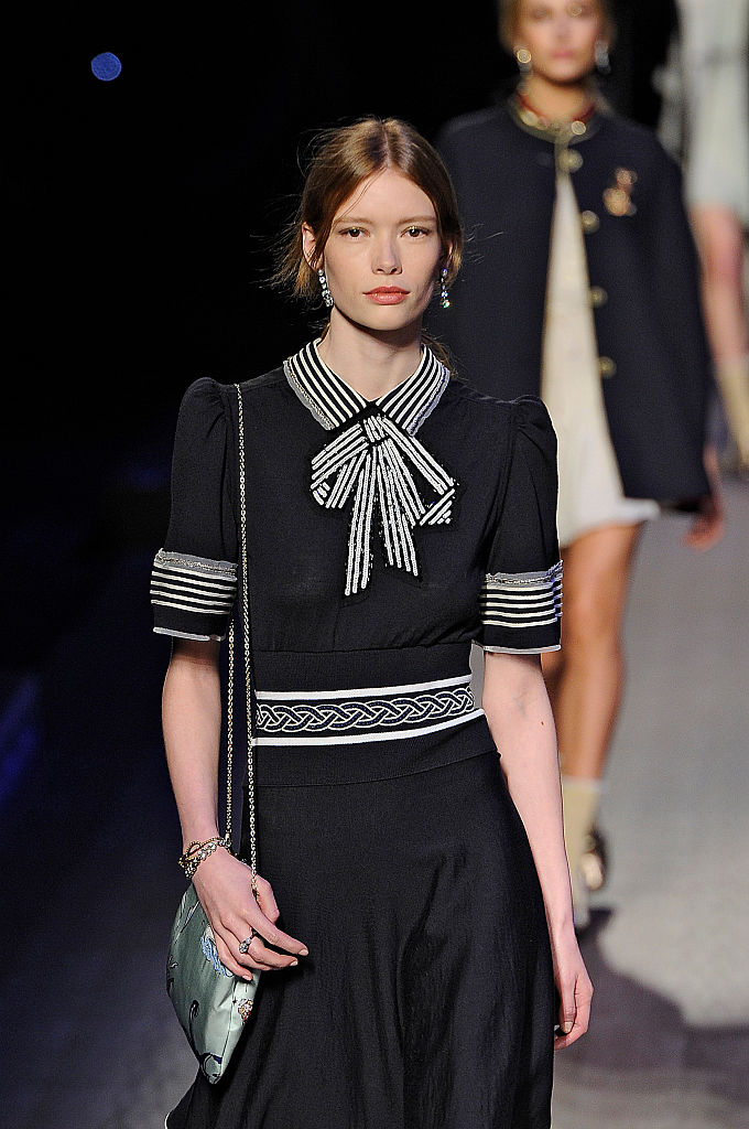 tommy-hilfiger-women-herbts-winter-2016-2017-gettyimages-510380566