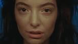 Video-Still aus Lordes neuem Clip zu „Green Light“