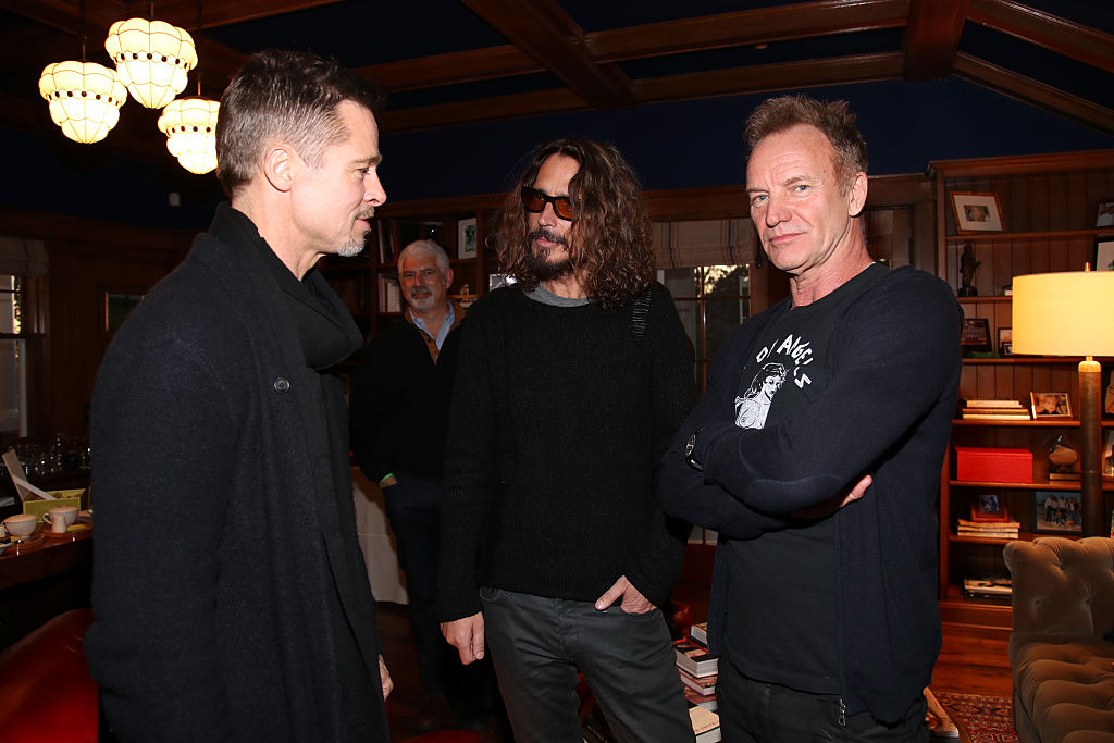 Geht offensichtlich manchmal doch noch unter Leute: Brad Pitt mit Chris Cornell und Sting im Januar 2017 in Malibu