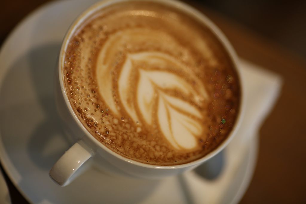 Kaffee kann so viel: er schemckt toll, er macht wach und aktiv, macht den Konsumenten fitter und besser – oder etwa doch nicht?