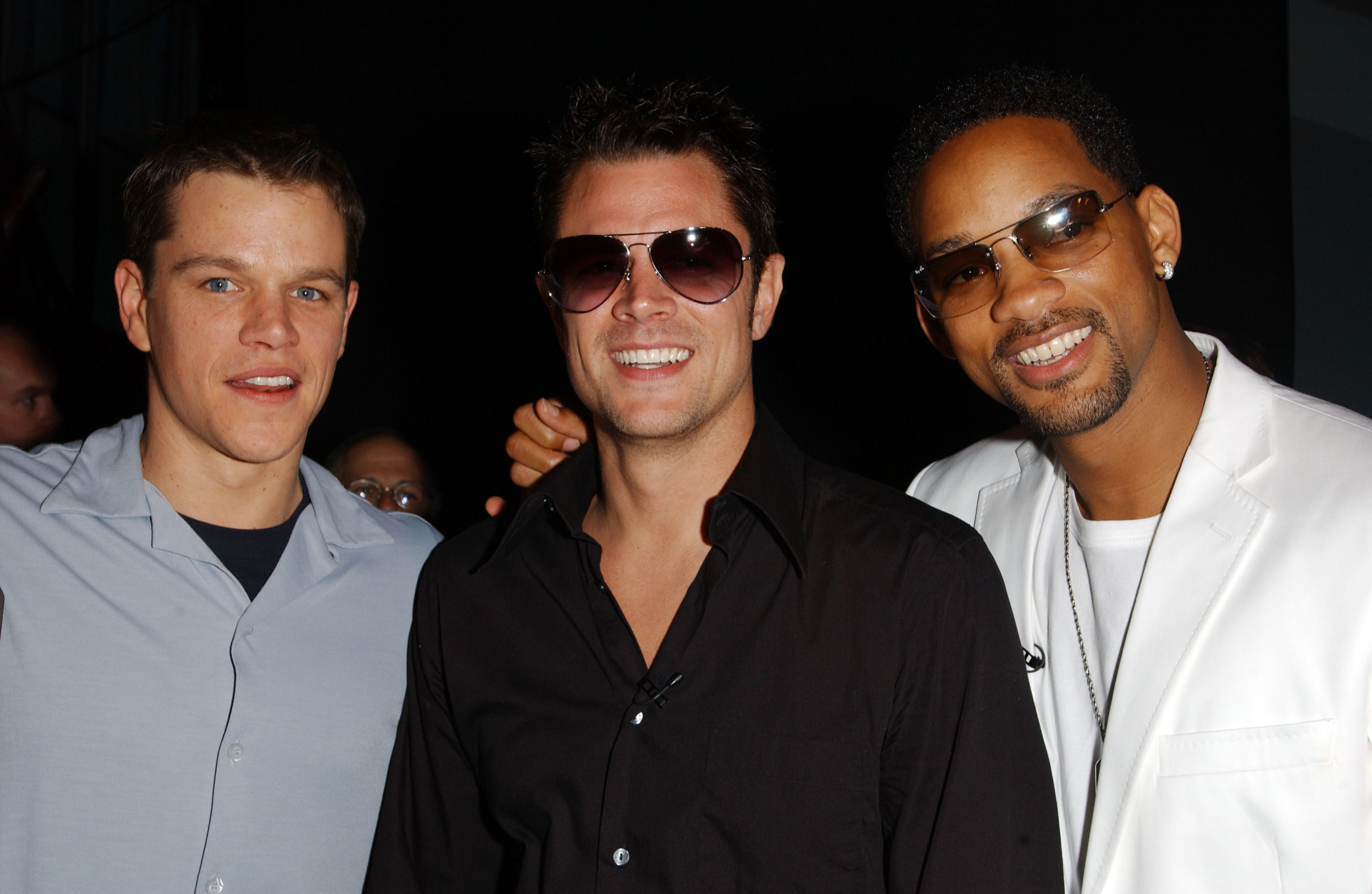 Mit „Jackass“ gelang ihm der Durchbruch – eine steile Filmkarriere blieb trotzdem aus: Johnny Knoxville, hier mit Matt Damon und Will Smith bei den 2002 MTV Movie Awards