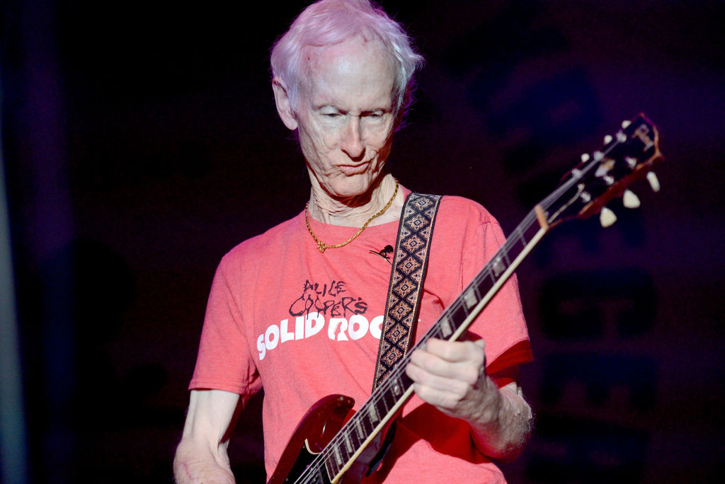 Doors-Legende Robby Krieger beim 10. „Medlock Krieger All Star“-Konzert am, 27. August 2017 in Malibu