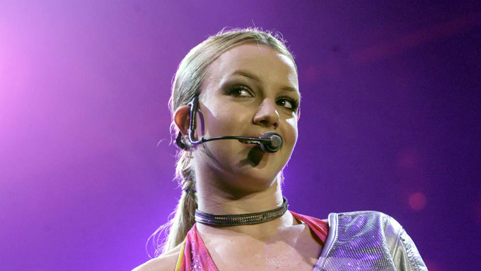 GENT, BELGIUM; OCTOBER 19: Britney Spears performs during her concert on October 19,2000 in Gent, Belgium. (Photo by Helene W