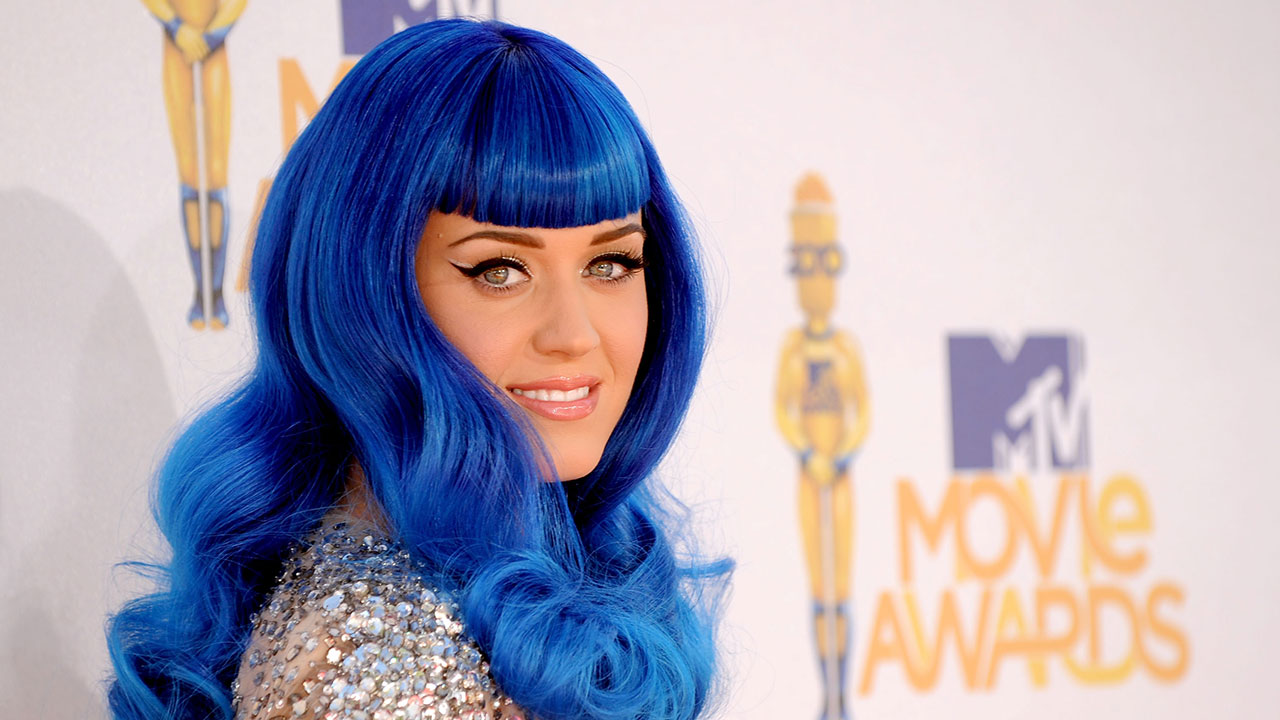 Katy Perry mit blauen Haaren bei den MTV Movie Awards 2010