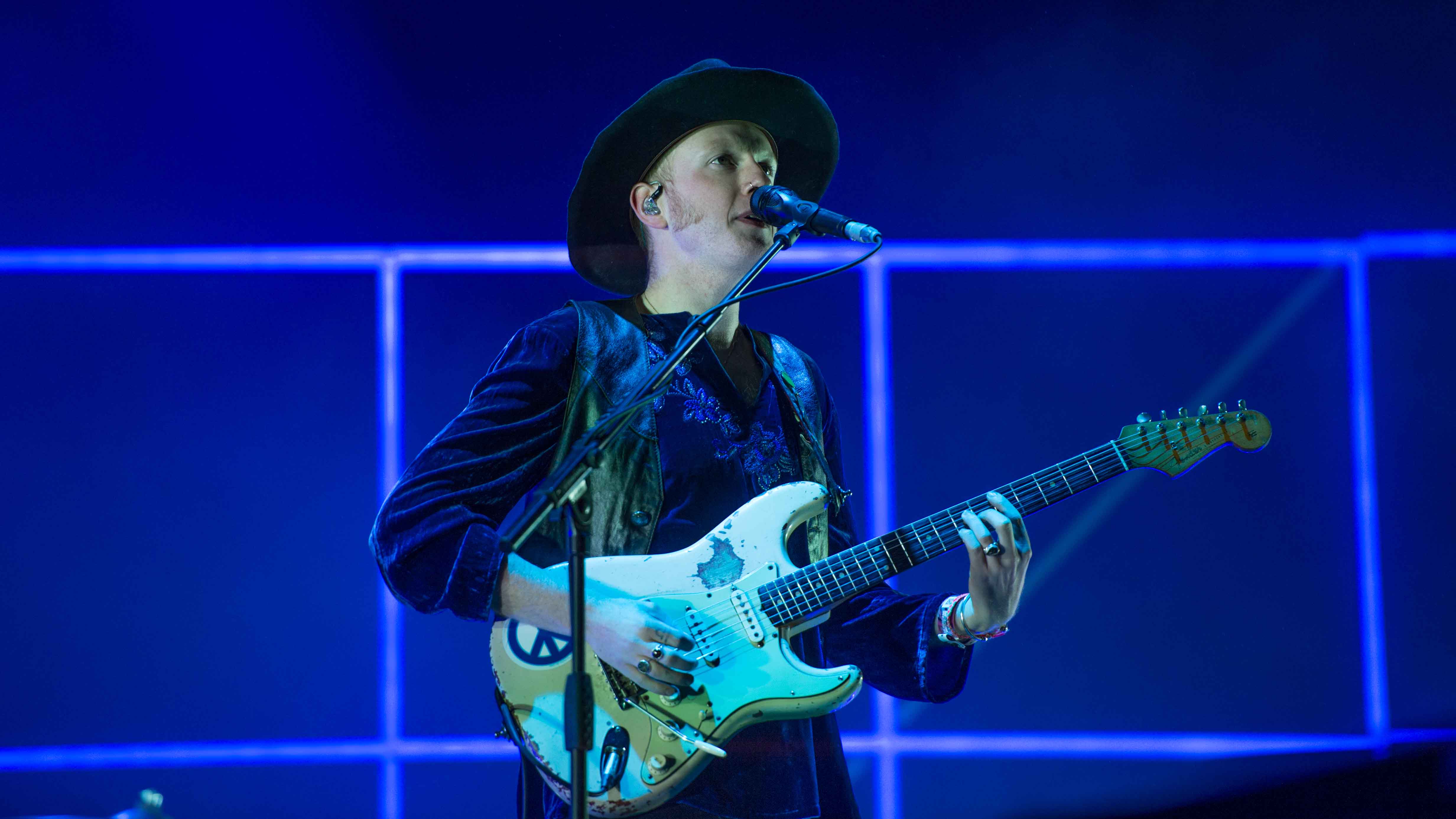 HURRICANE-2018-Freitag_Two Doors Cinema Club_GR_0002