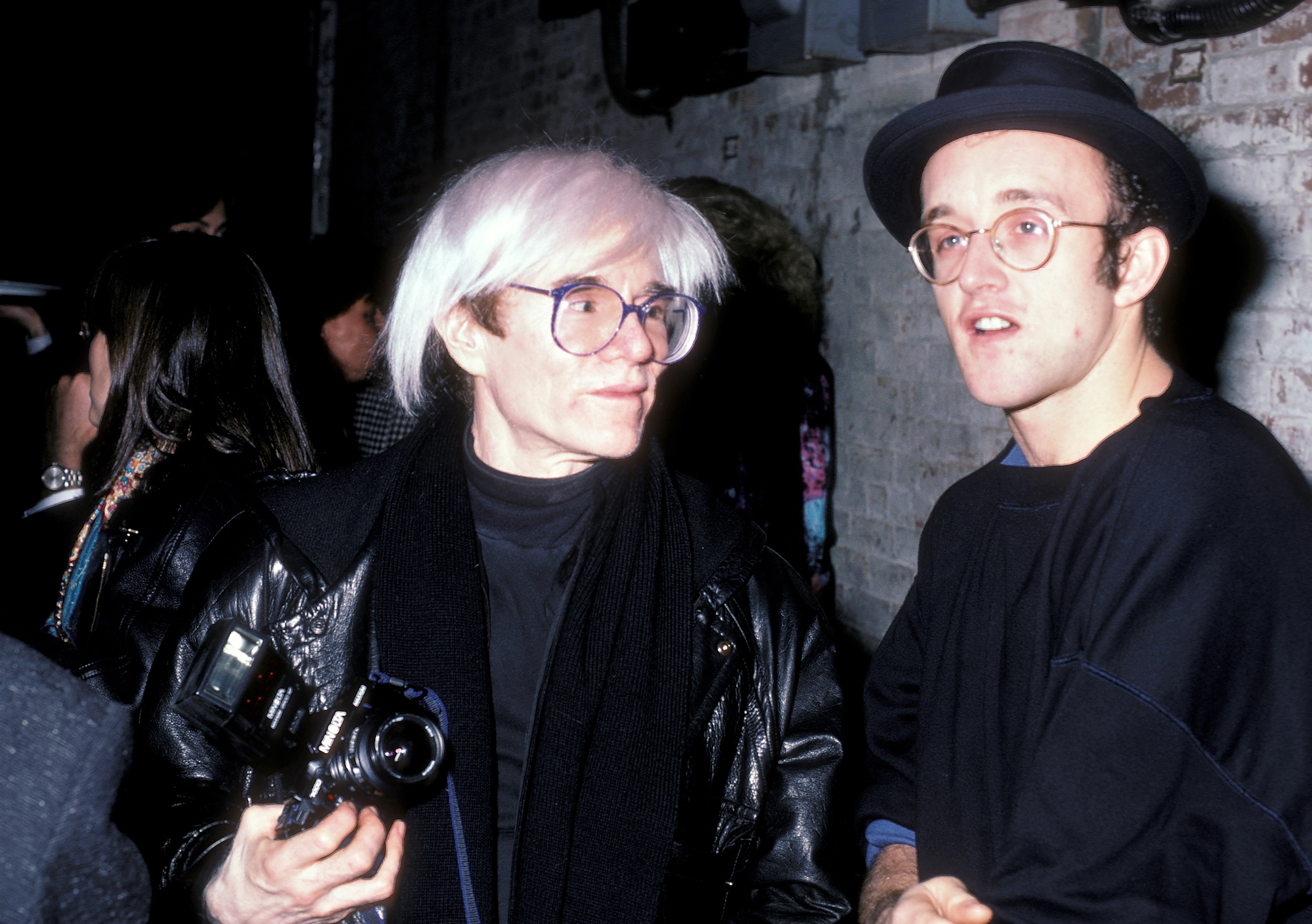 Doppelte Ladung 80s-Fame: Andy Warhol und Keith Haring bei der Eröffnung des Clubs The Tunnel am 15. Dezember 1986 in New York