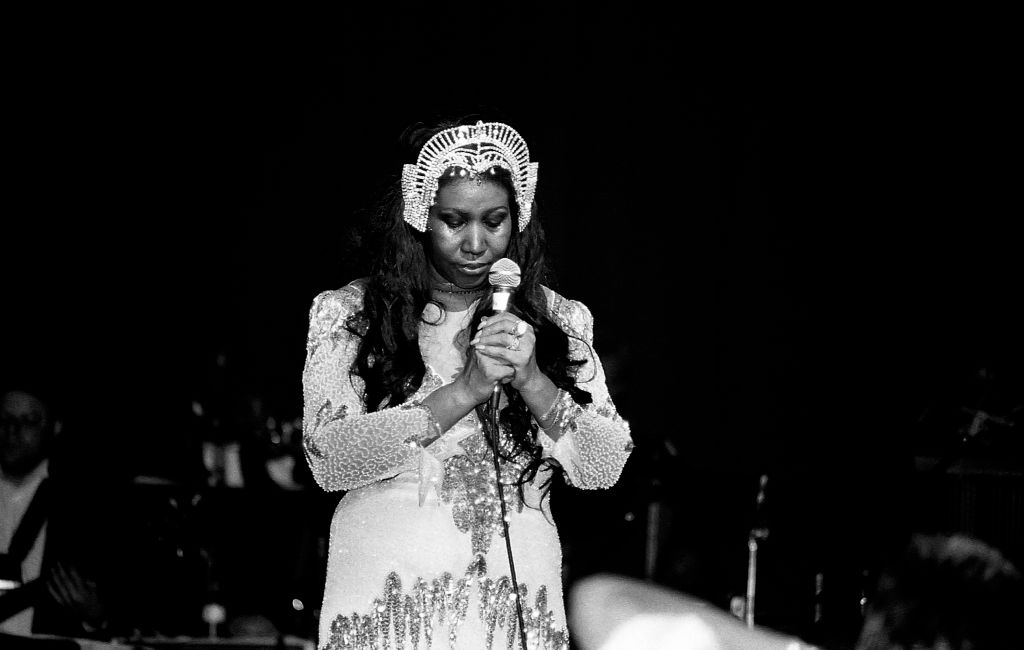 MERRILLVILLE, IN - MAY 1991: Singer Aretha Franklin performs at the Holiday Star Theater in Merrillville, Indiana in May 1...