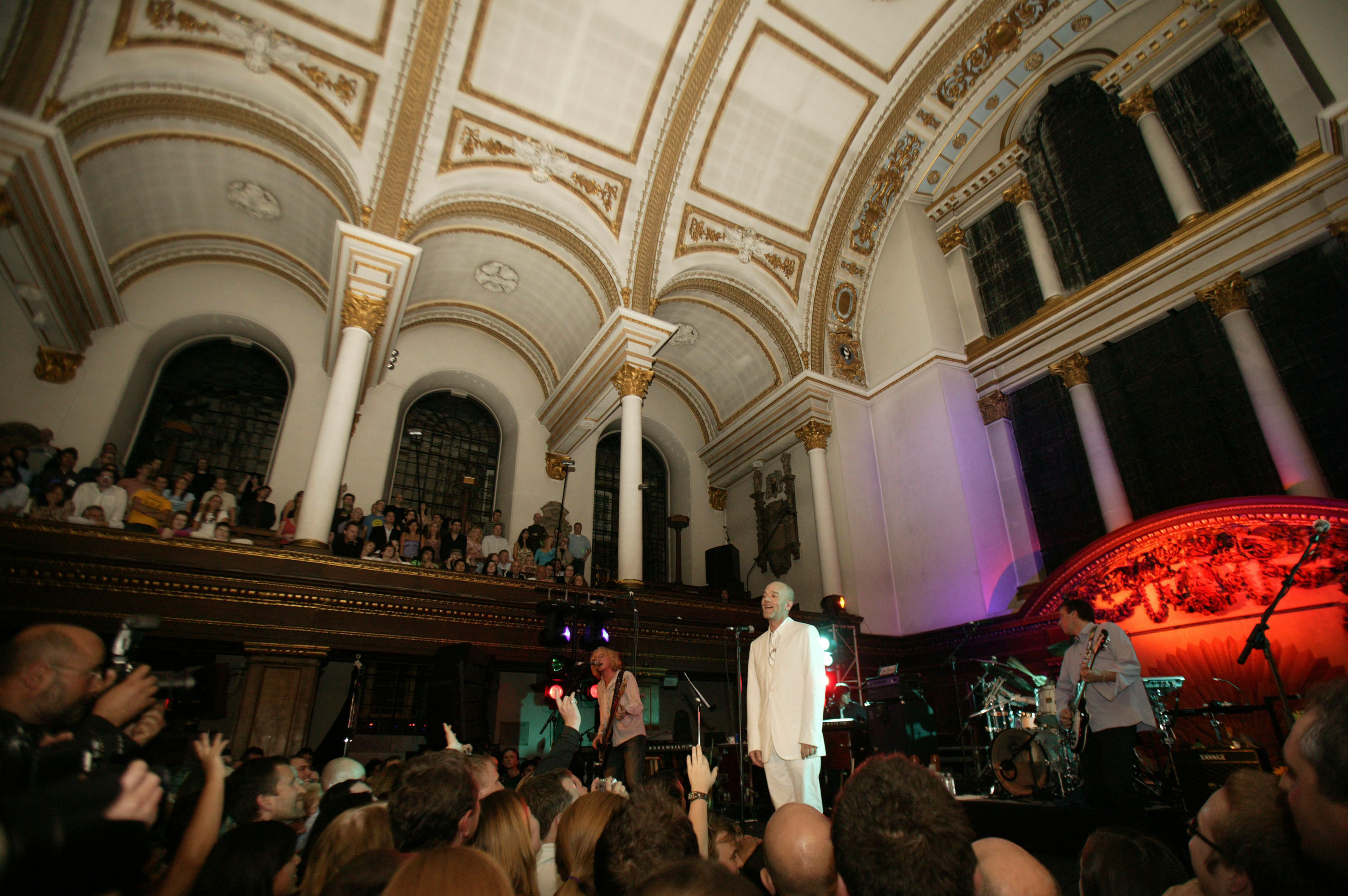 R.E.M. am 15. September 2004 live in der „St. James“-Kirche in London