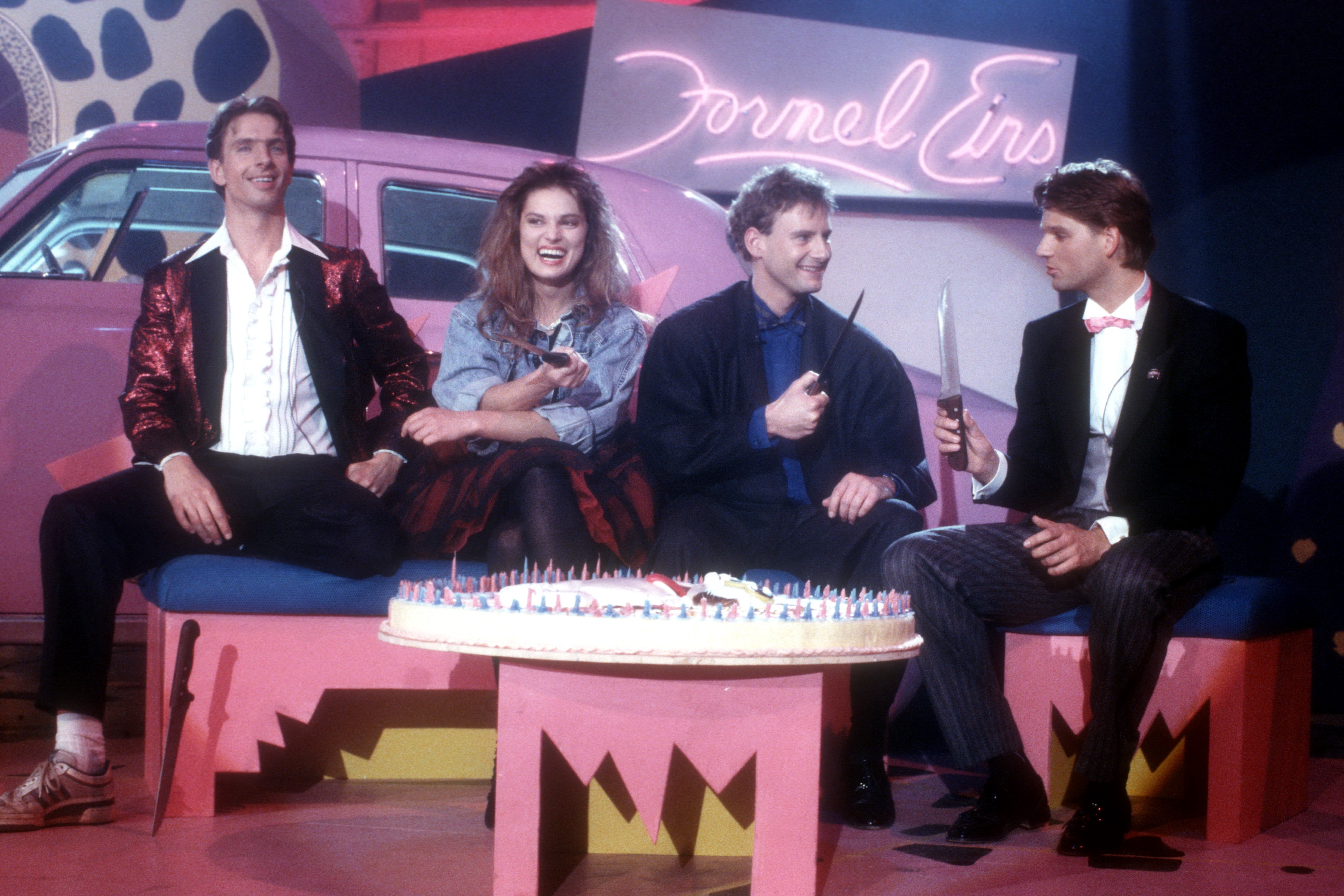 Stefanie Tücking mit Ingolf Lück, Peter Illmann und Kai Böcking in der 200. Folge der ARD-Musikshow „Formel 1“ am 25.03.1988 in München