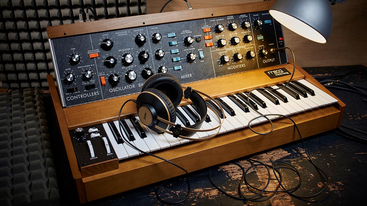 Minimoog Voyager, dafür ein weiteres Mitglied aus der großen Moog-Familie: Minimoog Model D. 