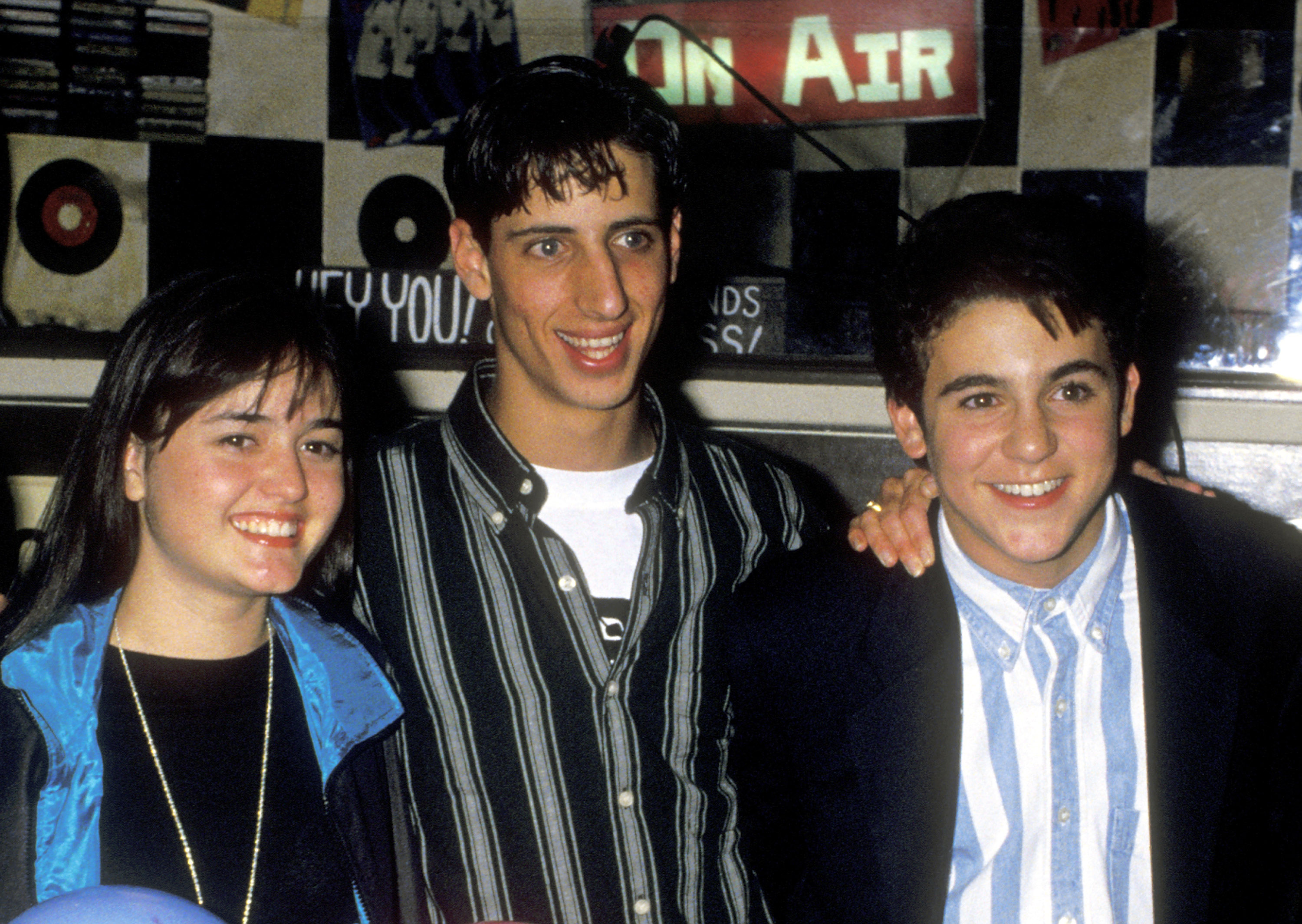 Danica McKellar, Josh Saviano und Fred Savage bei Feierlichkeiten zur 100.Folge von „Wunderbare Jahre“ am 11. November 1992 in Beverly Hills