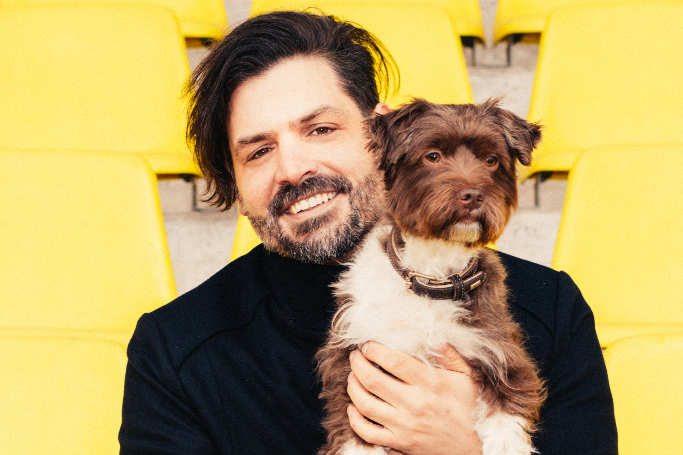 Er und sein Festival brauchen eine Auszeit: Timo Kumpf, Organisator des Maifeld Derby, mit Hund