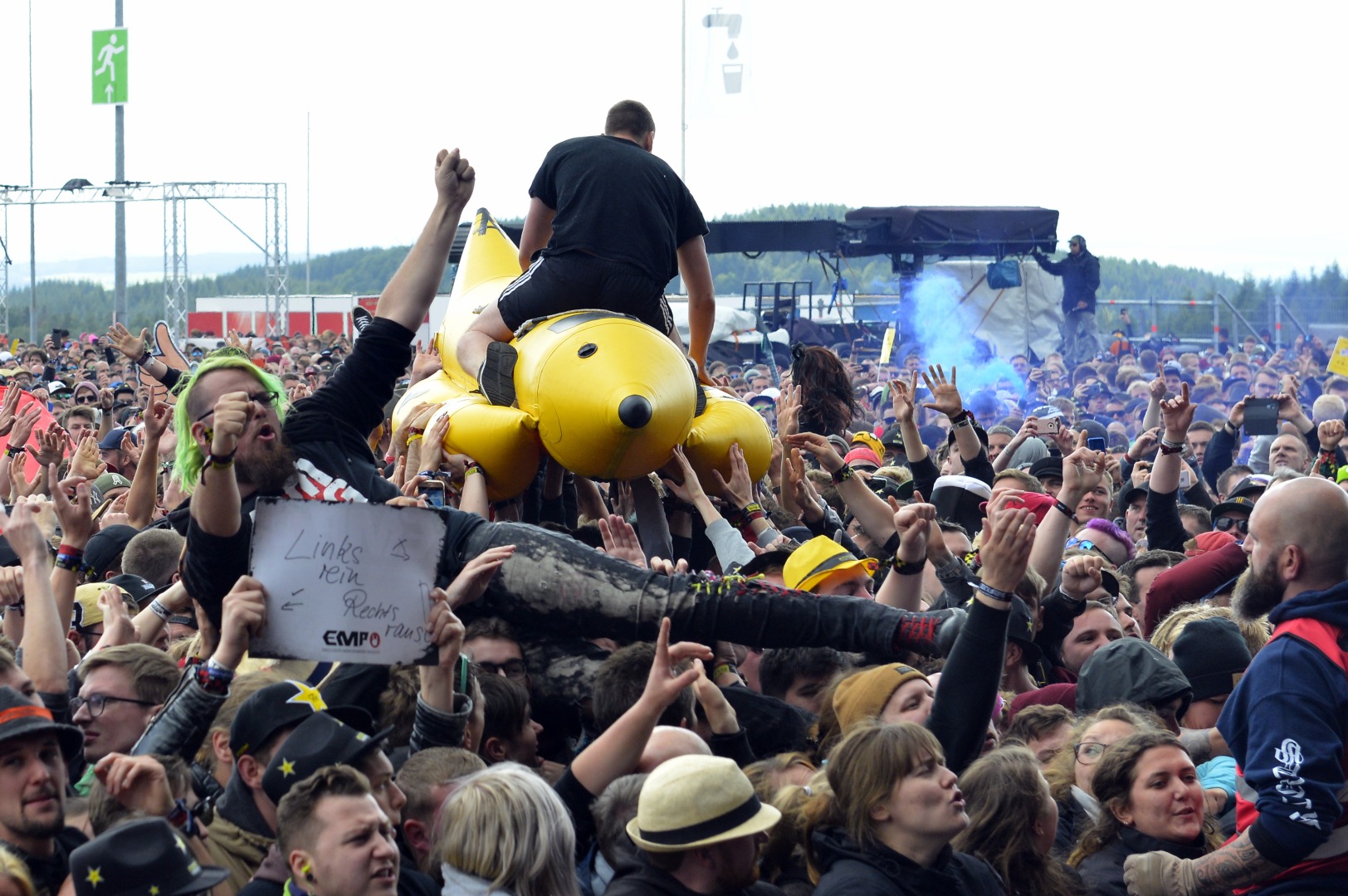 190608 04 Feine Sahne Fischfilet Volcano Stage 0004